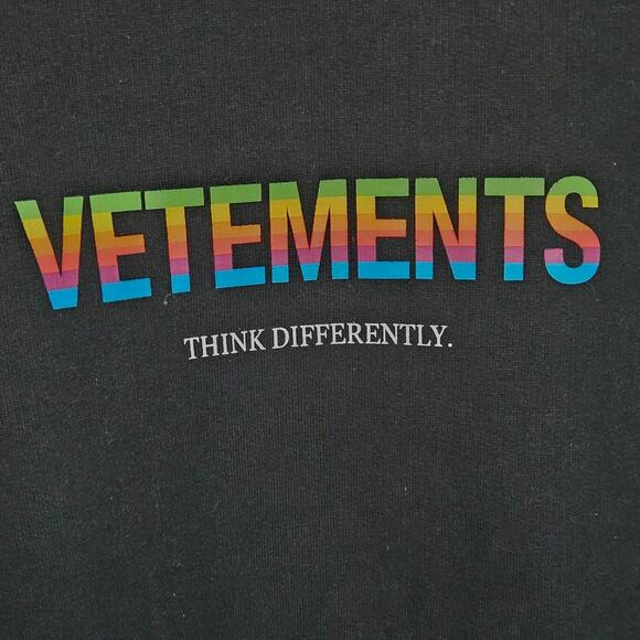 Vetements Think Differently Sweatshirt Limited Edition Black Logo Est. Men’s M - Picture 6 of 7